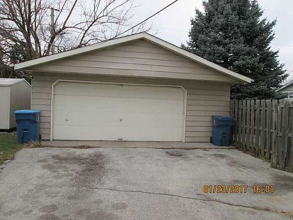 3rd image of 16650 Cottage Grove Ave