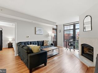 Clarendon 1021, Arlington, VA 22201