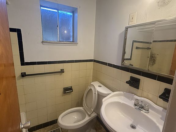 5th image of 287 E 156th St #3