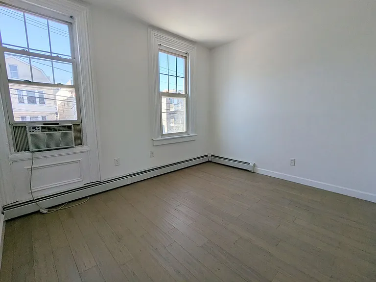 112 Hague St #2 — Photo 5
