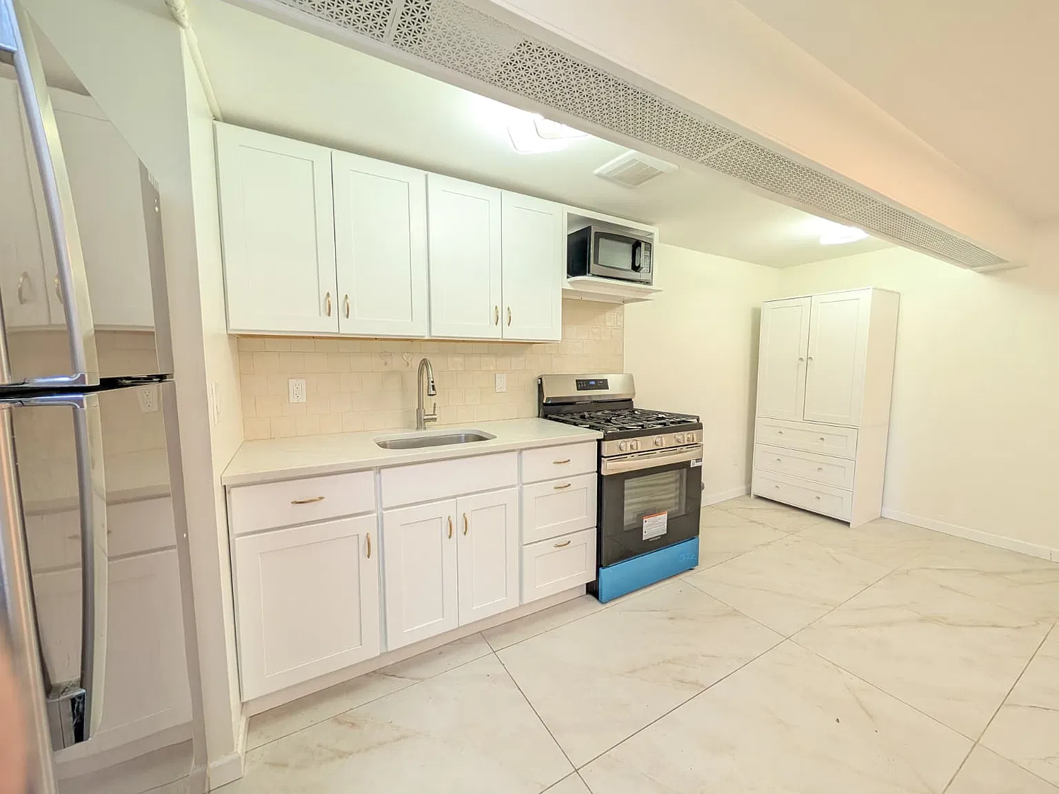 993 Lenox Road — Photo 3