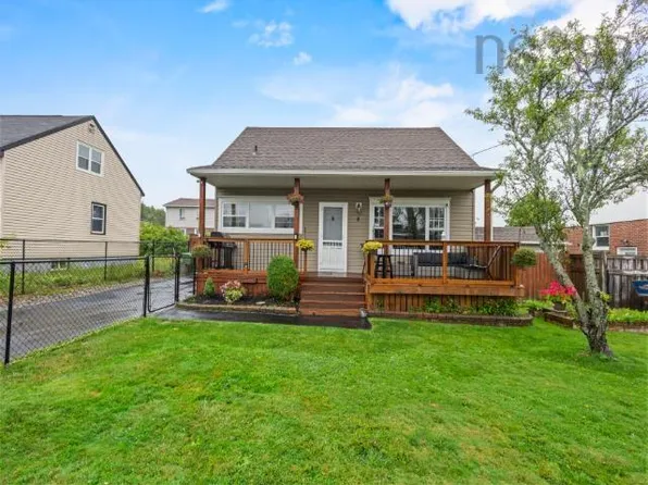 4 Elmdale Cres, Halifax, NS B3R 2G5