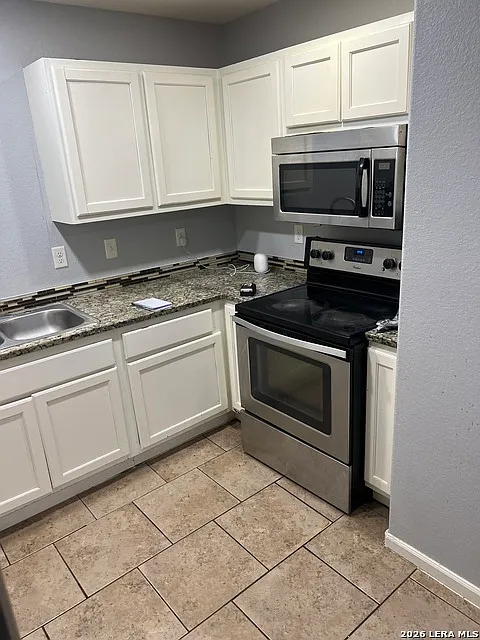 2 bed, 2.0 bath, 3200 sqft, $1,200 — Photo 4
