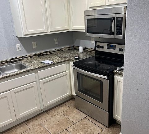 4th image of 11110 Baywood St #102
