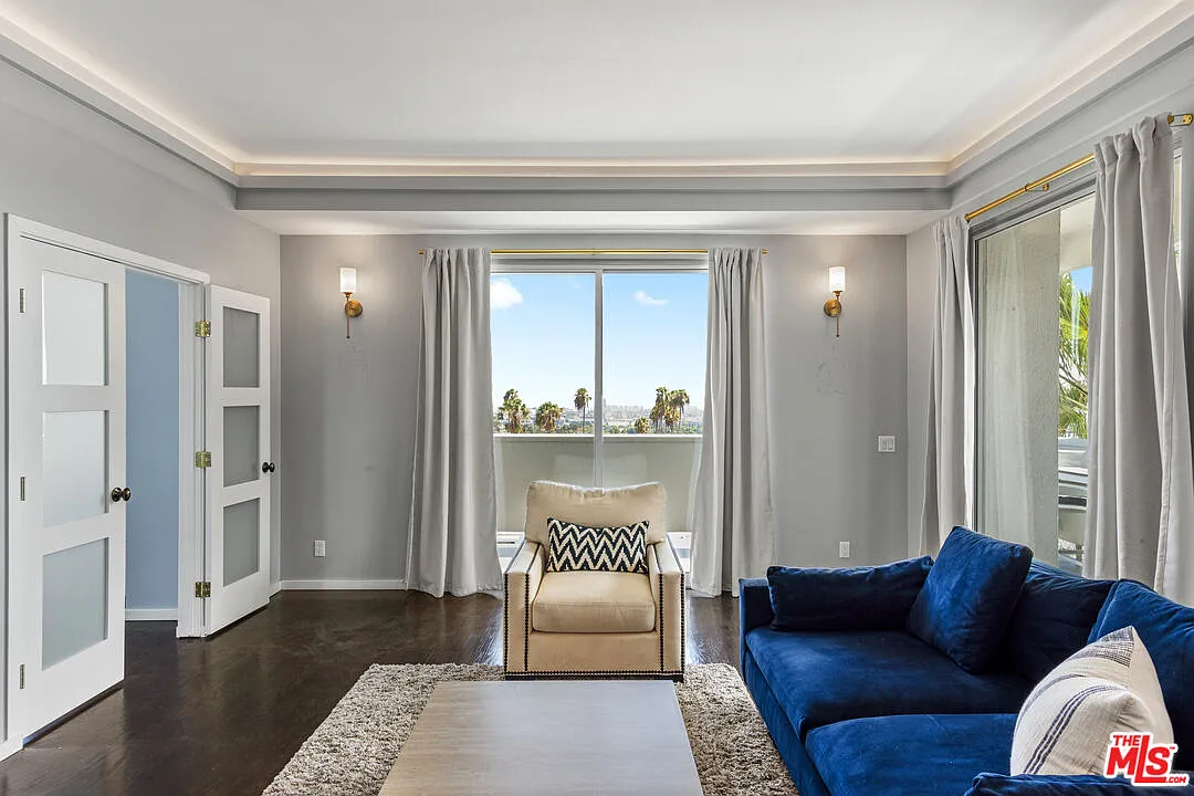 2 bed, 2.0 bath, 1212 sqft, $6,750 — Photo 3