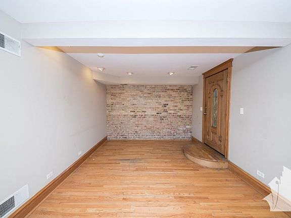 5th image of 2601 N Sawyer Ave #3JS