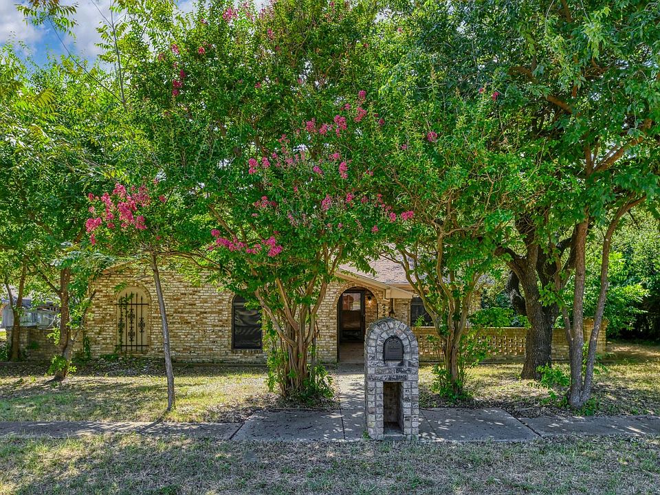 1st image of 223 S Casa Grande Cir