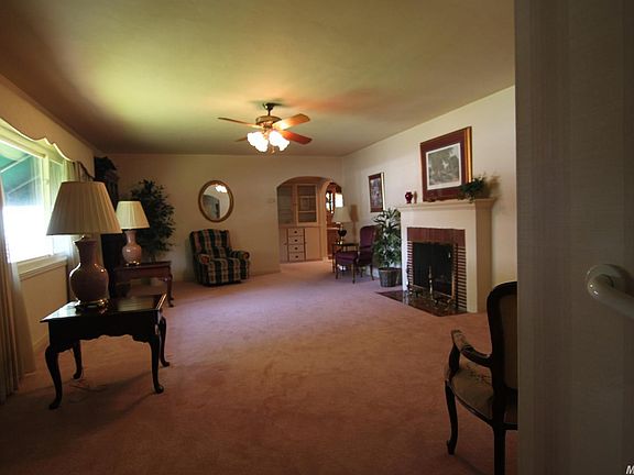 4th image of 1212 Sierra Dr