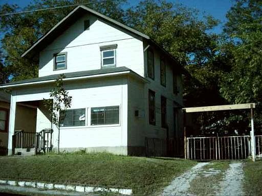 1st image of 817 W MULBERRY