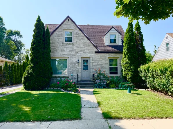 1925 E Norwich Ave #A, Saint Francis, WI 53235