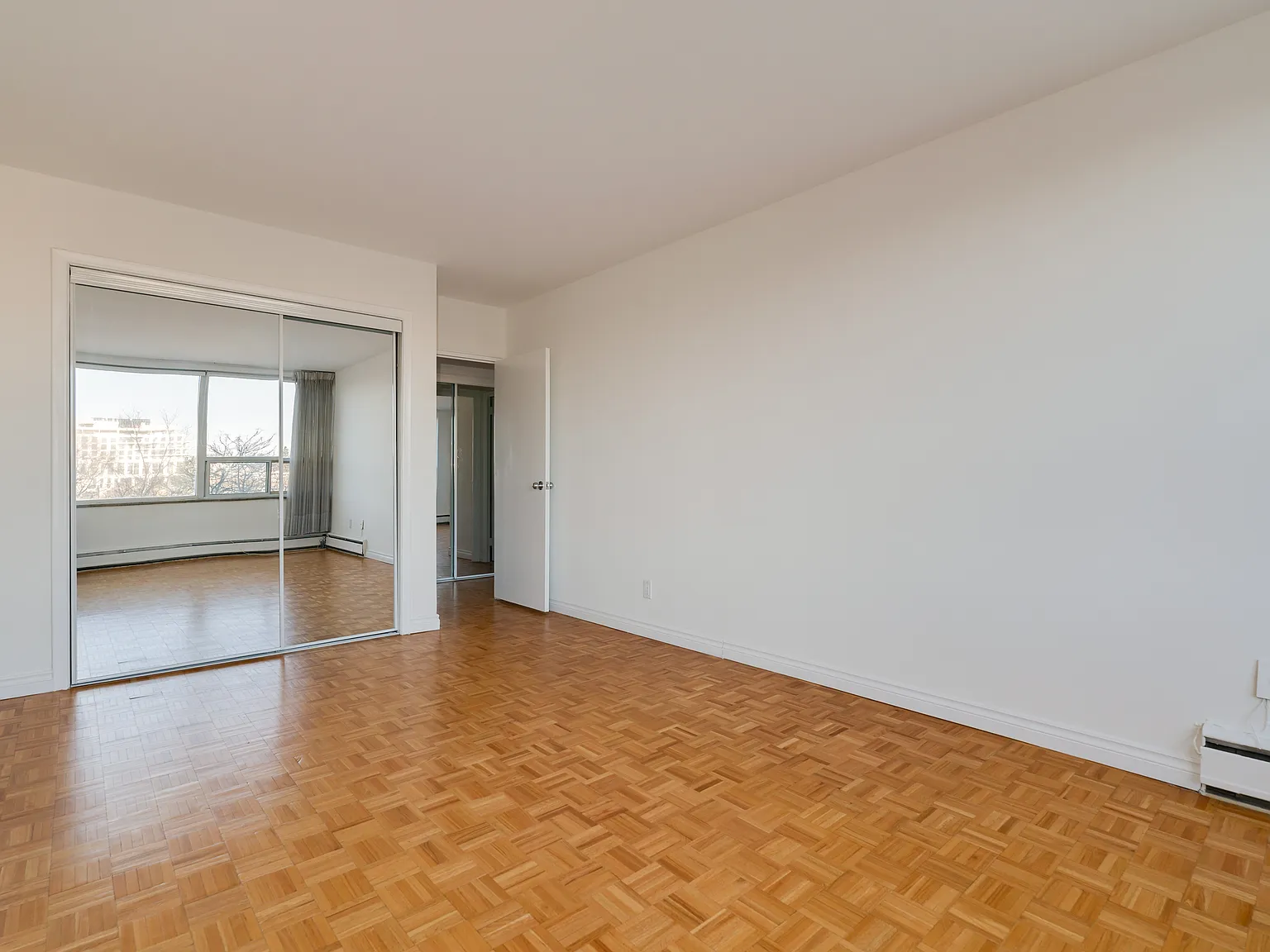650 Briar Hill Avenue Toronto — Photo 2