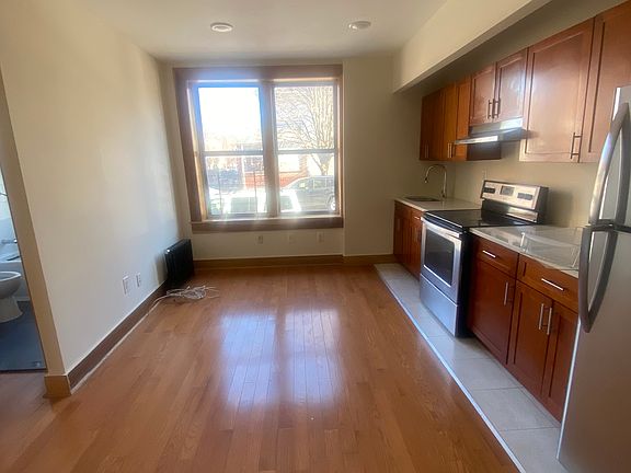 2nd image of 1829 Caton Ave APT 4D