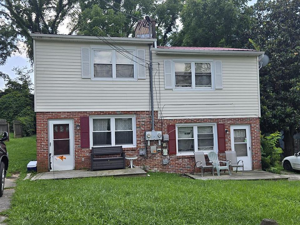 1st image of 1615 Elm St
