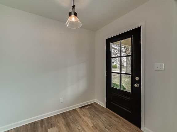 5th image of 212 Dove Park