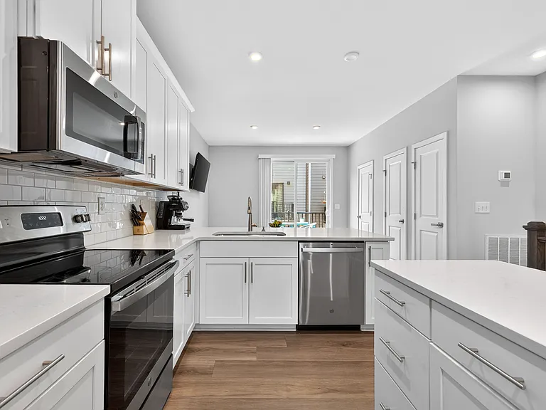 1108 Gleason Way — Photo 8