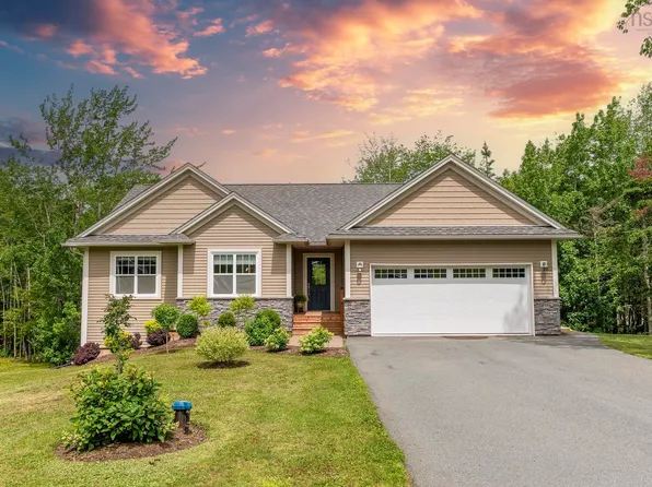 38 Coulter Cres, Oakfield, NS B2T 0N4