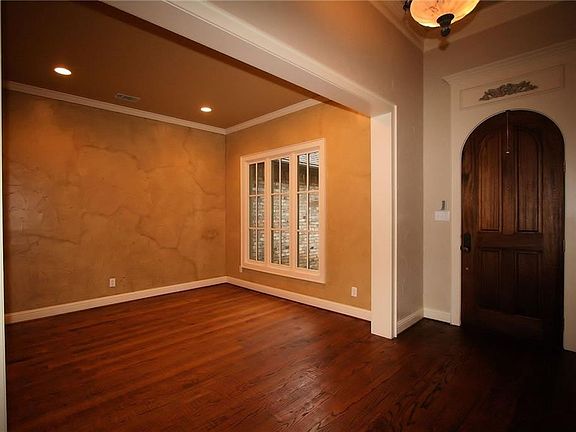 4th image of 309 Willowwood Ln
