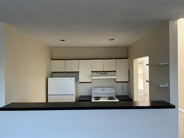 672 Massachusetts Ave #5 — Photo 9