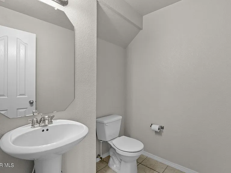 2240 Decamp Point Pl — Photo 8