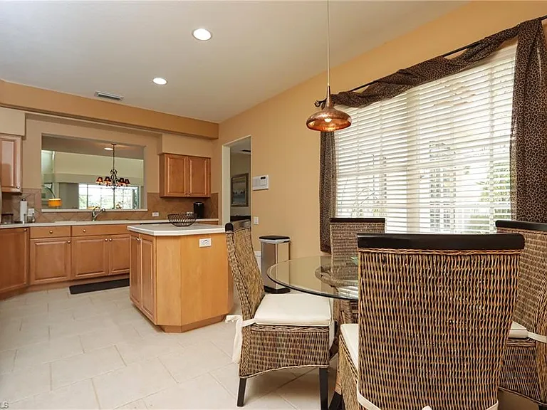 5901 Ashford Ln — Photo 7