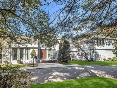 25 Wildwood Drive, Laurel Hollow, NY, 11791