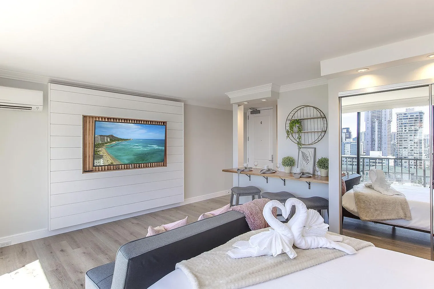 Studio, 1.0 bath, 355 sqft, $5,486 — Photo 1