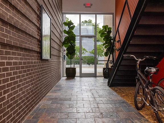 3rd image of 2263 Young Ave APT 202