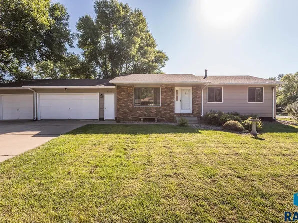 4304 S Holbrook Ave, Sioux Falls, SD 57106