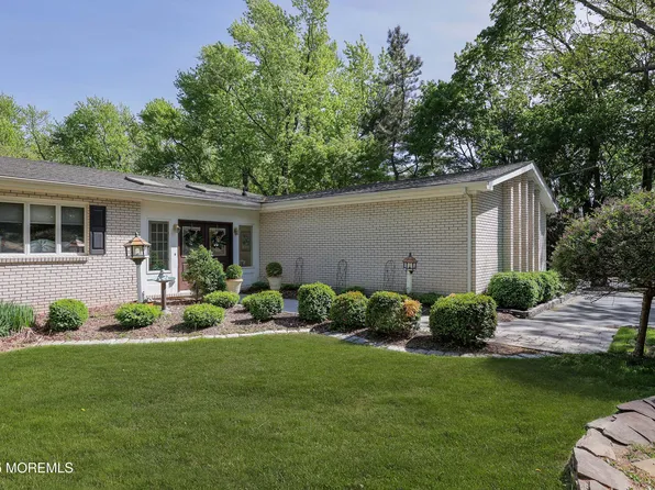 68 Middletown Road, Holmdel, NJ 07733