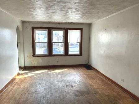 5th image of 10010 S Vernon Ave