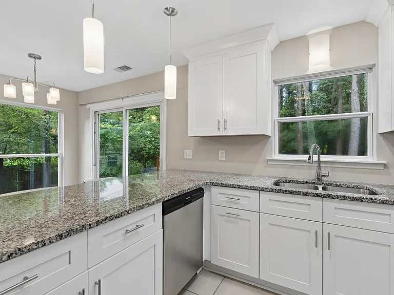 4930 Farmstead Ct NE — Photo 12