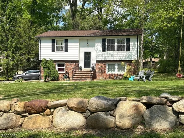 19 Circle Dr, West Milford Twp., NJ 07438