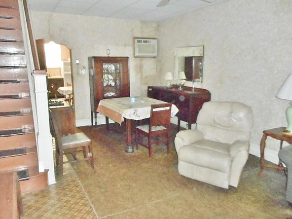 3rd image of 2623 S Alder St