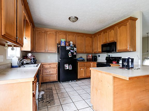 5th image of 3220 Twelve Oaks Blvd
