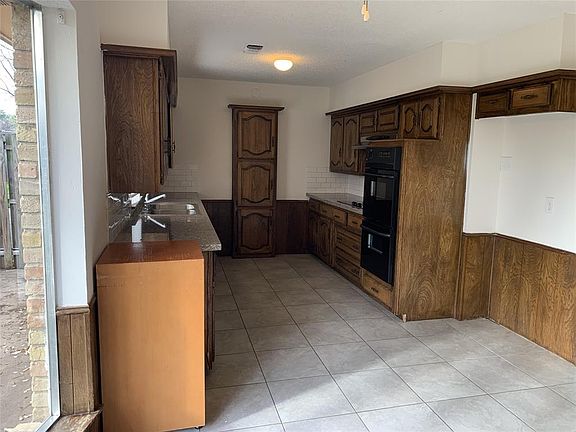 3rd image of 12629 Hornbeam Dr