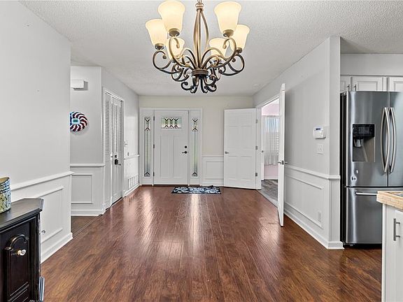 4th image of 118 BEECHWOOD LANE