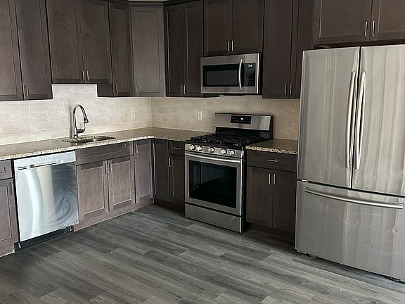 4th image of 81 Levine St #1
