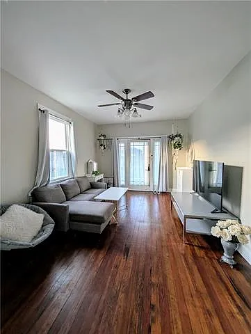 2 bed, 1.0 bath, 1000 sqft, $1,800 — Photo 3