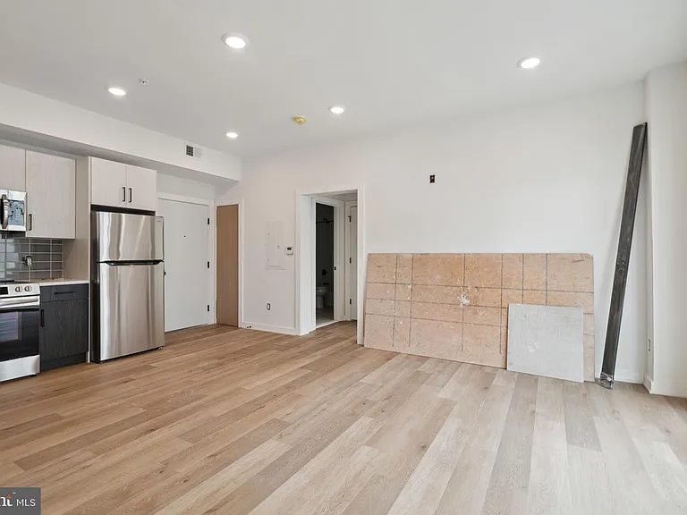 1828 Frankford Ave #202 — Photo 5