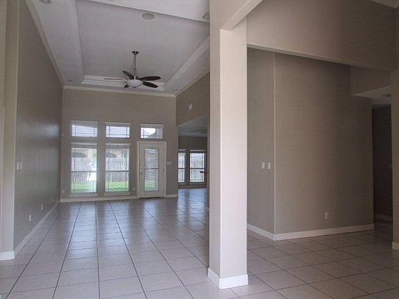 2nd image of 2320 Arroyo Ave
