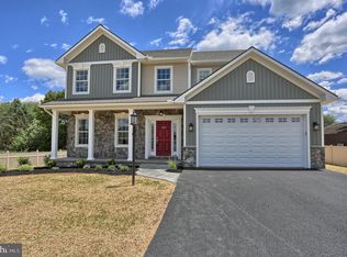 1 Rolling Meadow Rd, Lebanon, PA 17046