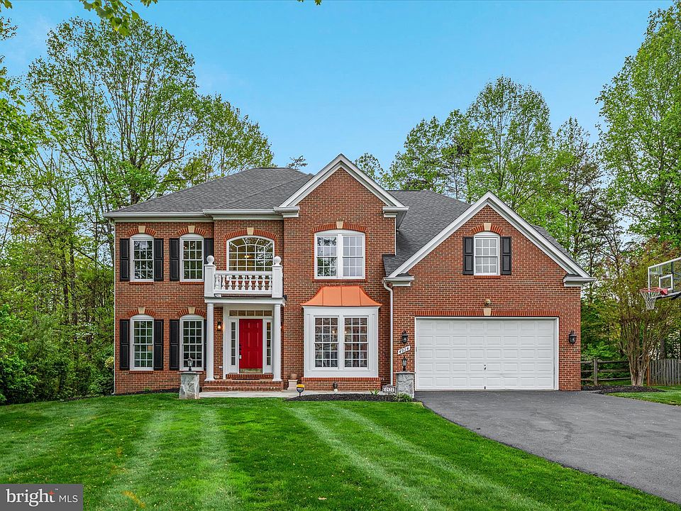 2nd image of 4924 Berkshire Woods Dr