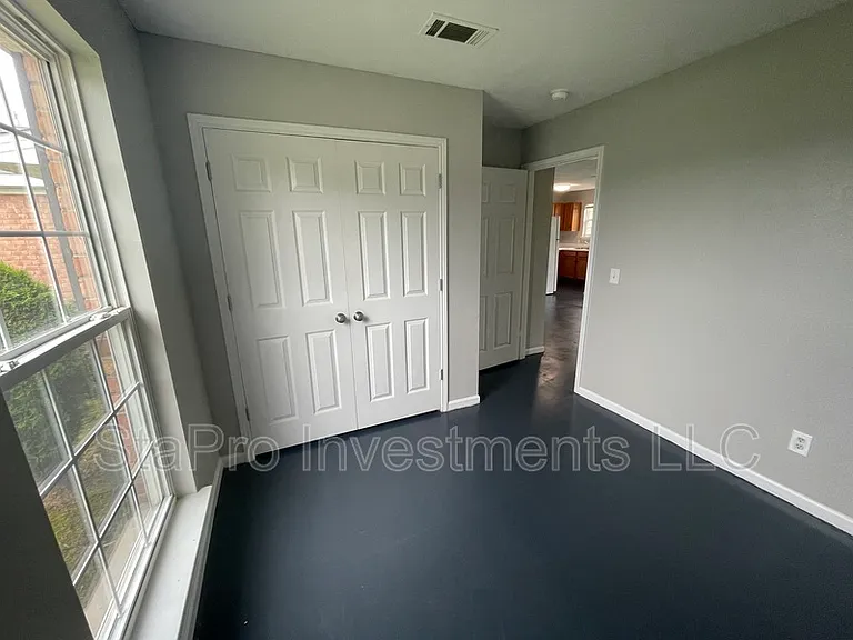 110 Village Pl — Photo 14
