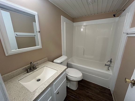 4th image of 250 N Washington Ave #11