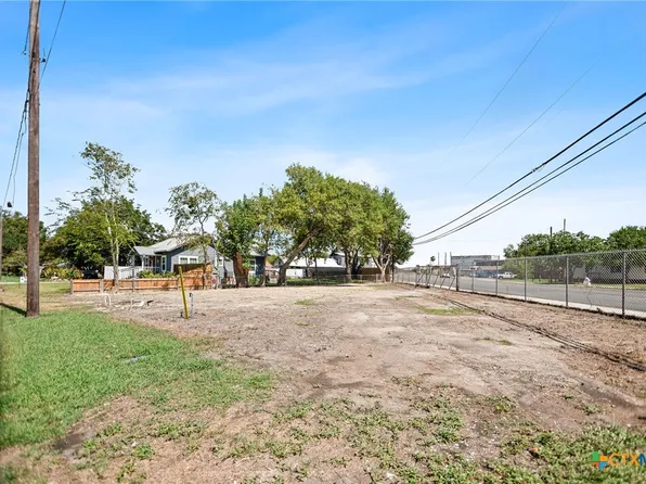 523 Broadway St, Pt Lavaca, TX 77979