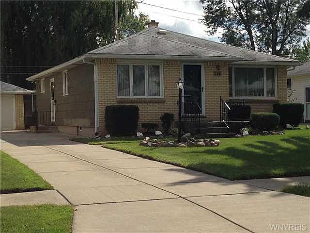 1st image of 215 Moore Ave