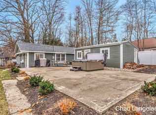 16837 Ferry St, Spring Lake, MI 49456