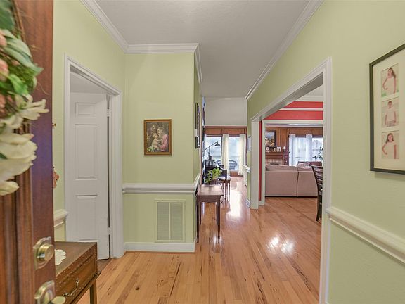 2nd image of 7418 W Suddley Castle St