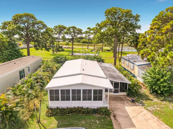 332 S Erie Dr, Fort Pierce, FL 34946