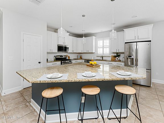 5th image of 272 OLIVETTE Street